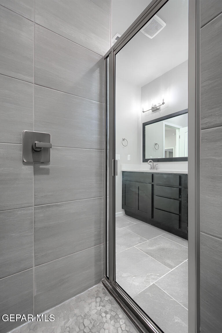 3820 Course Street El Paso, TX 79938 - Photo 9 of 11 12148-Bahjat-M-Bathroom-Shower-2