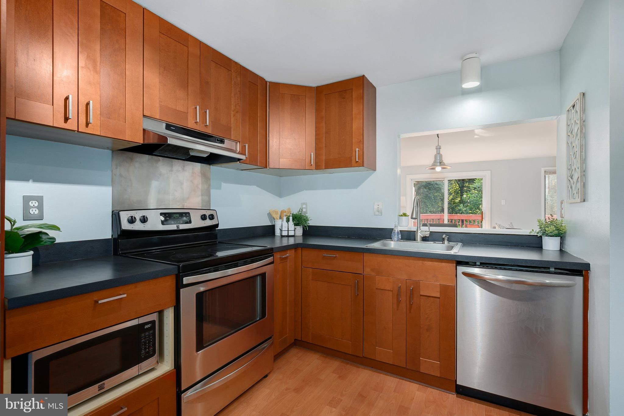 10751 Lester Street Silver Spring, MD 20902 - Photo 4 of 35 Gallery Image 4