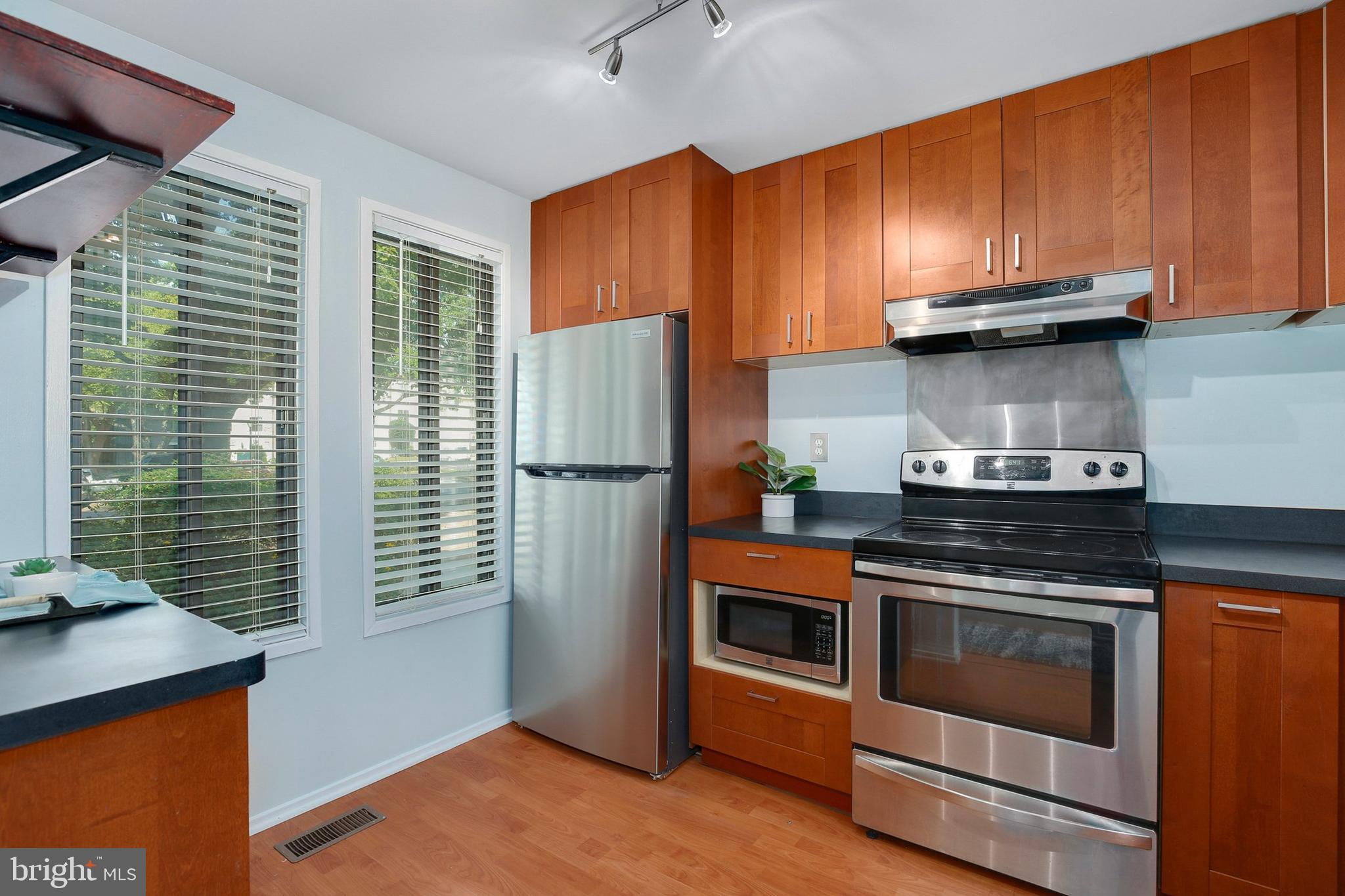 10751 Lester Street Silver Spring, MD 20902 - Photo 5 of 35 Gallery Image 5