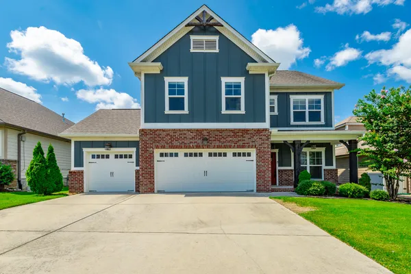 $499,900 | 8448 Gray Fox Court, Ooltewah, TN 37363