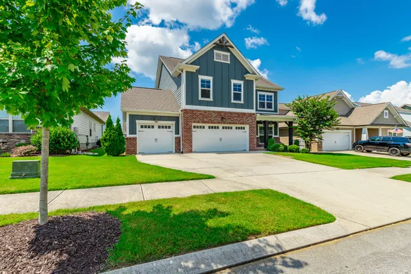 $499,900 | 8448 Gray Fox Court, Ooltewah, TN 37363