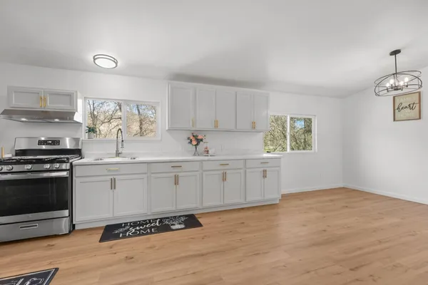 a view of yard with tree