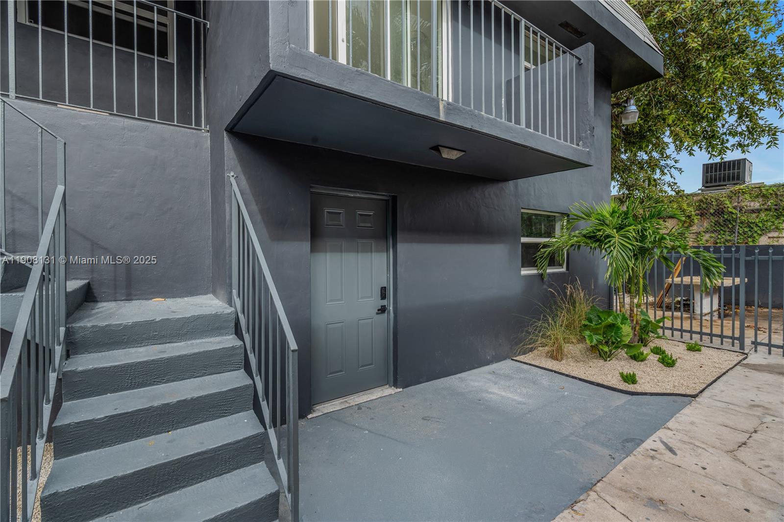 a view of entryway with a front door