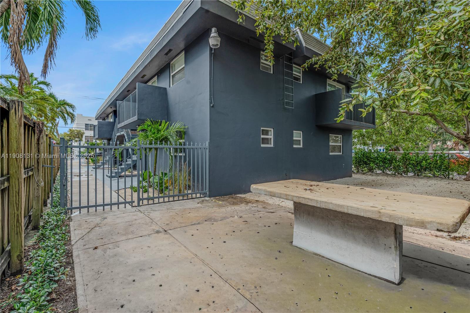 421 Southwest 9th Street, Unit 3 Miami, FL 33130 - Photo 4 of 10 a view of outdoor space and yard