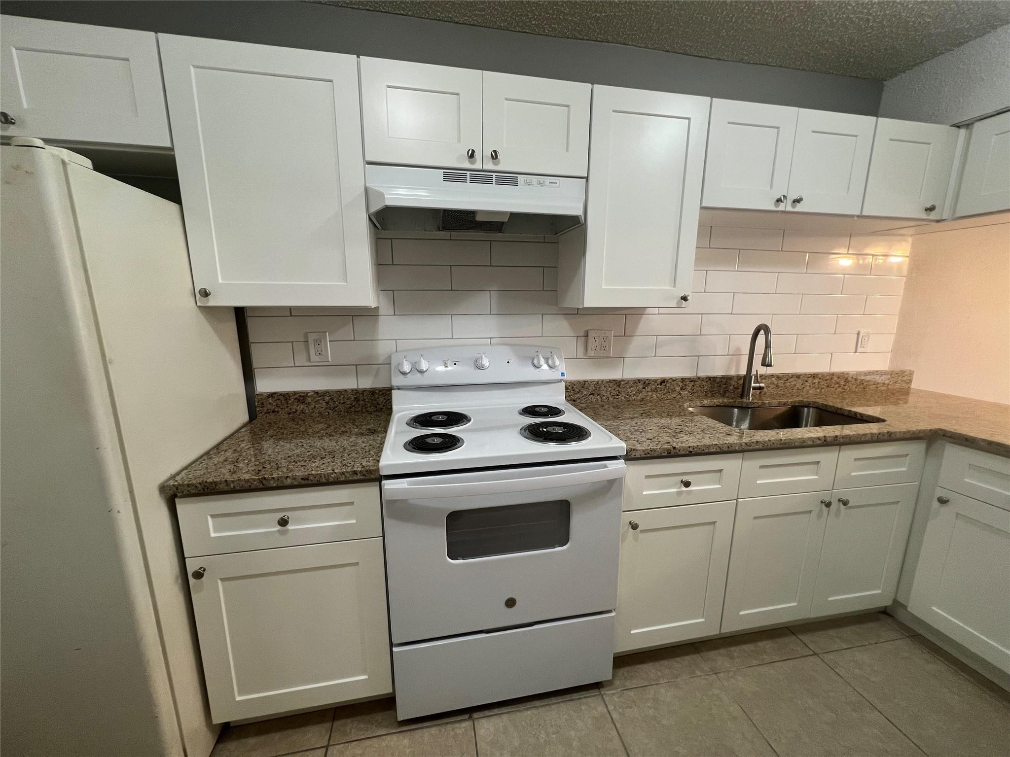 179 Southeast 3rd Street, Unit 203 Deerfield Beach, FL 33441 - Photo 13 of 24 Photo 13