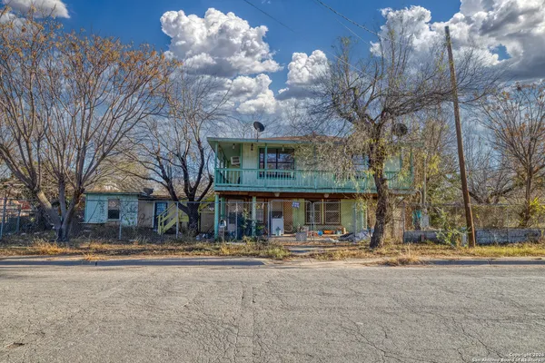 $53,000 | 315 Geraldine Street, Uvalde, TX 78801