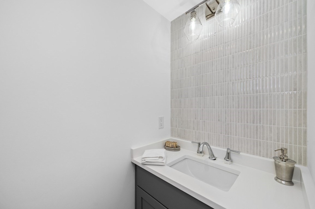 101 Sumner Street, Unit 2 Quincy, MA 02169 - Photo 16 of 26
