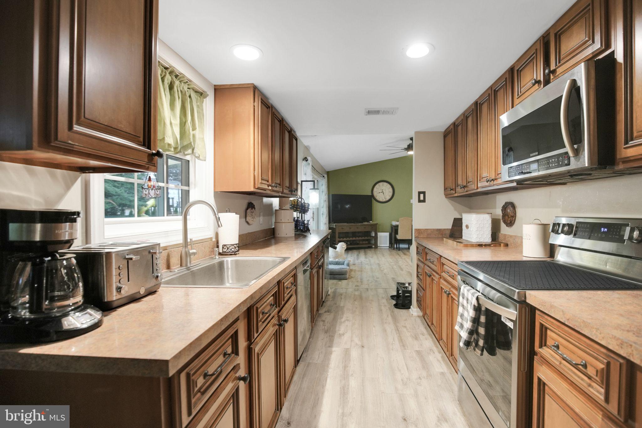 938 Ashton Road Bensalem, PA 19020 - Photo 15 of 28 Gallery Image 15