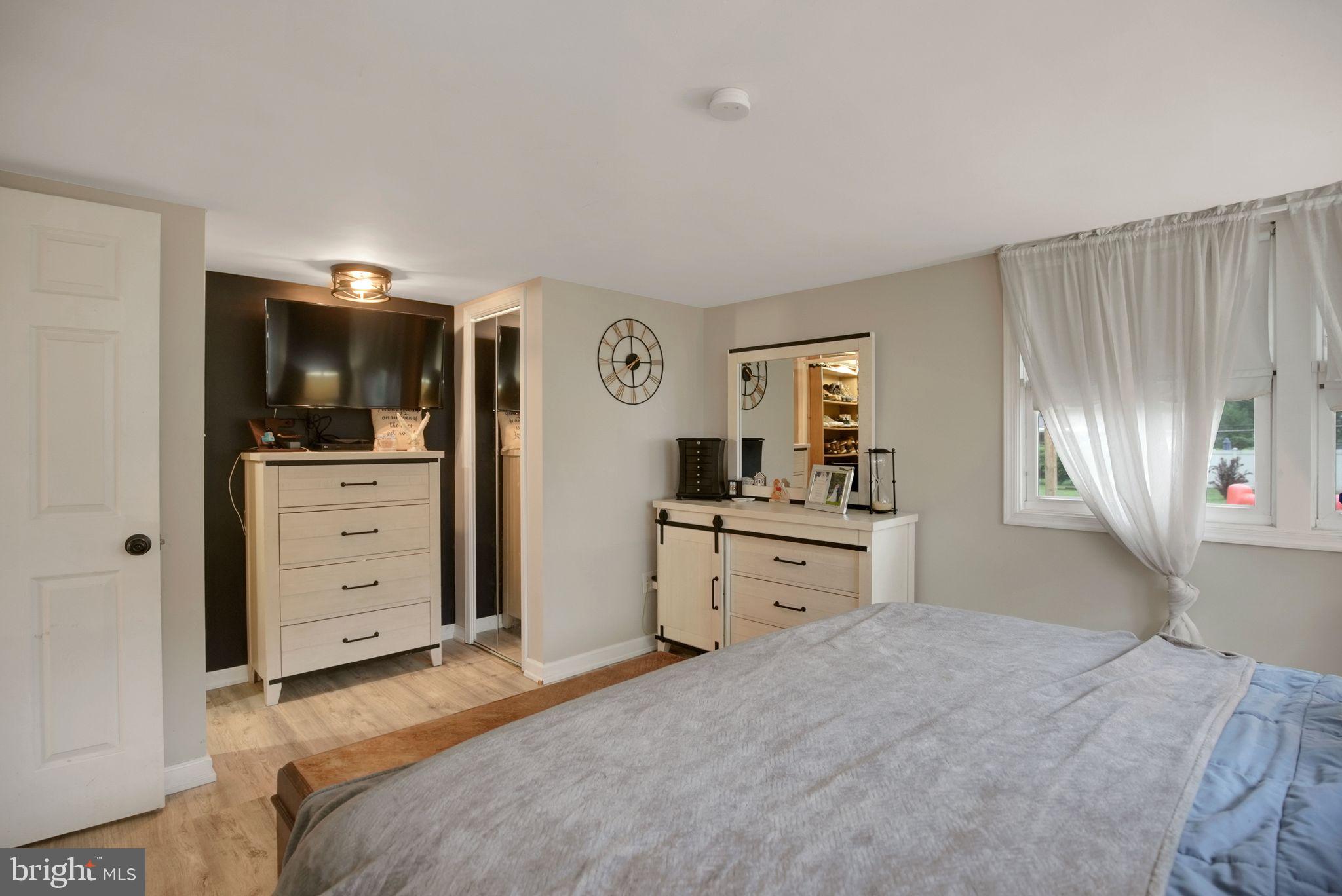938 Ashton Road Bensalem, PA 19020 - Photo 7 of 28 Gallery Image 7