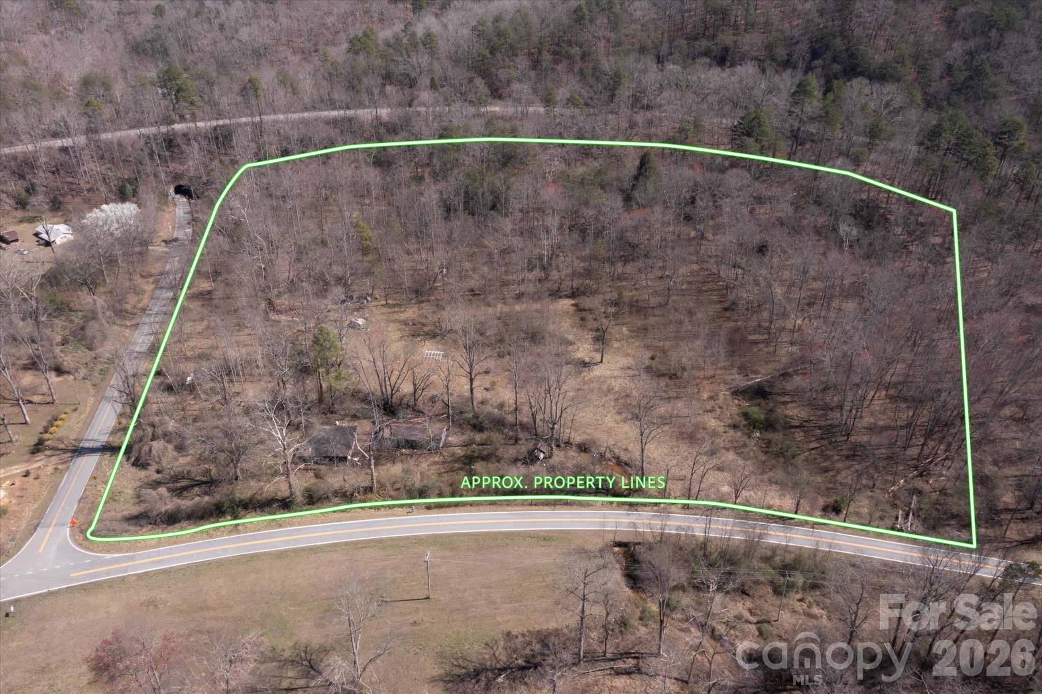 1739 Polly Spout Road Marion, NC 28752 - Photo 7 of 20 a bathroom with a shower