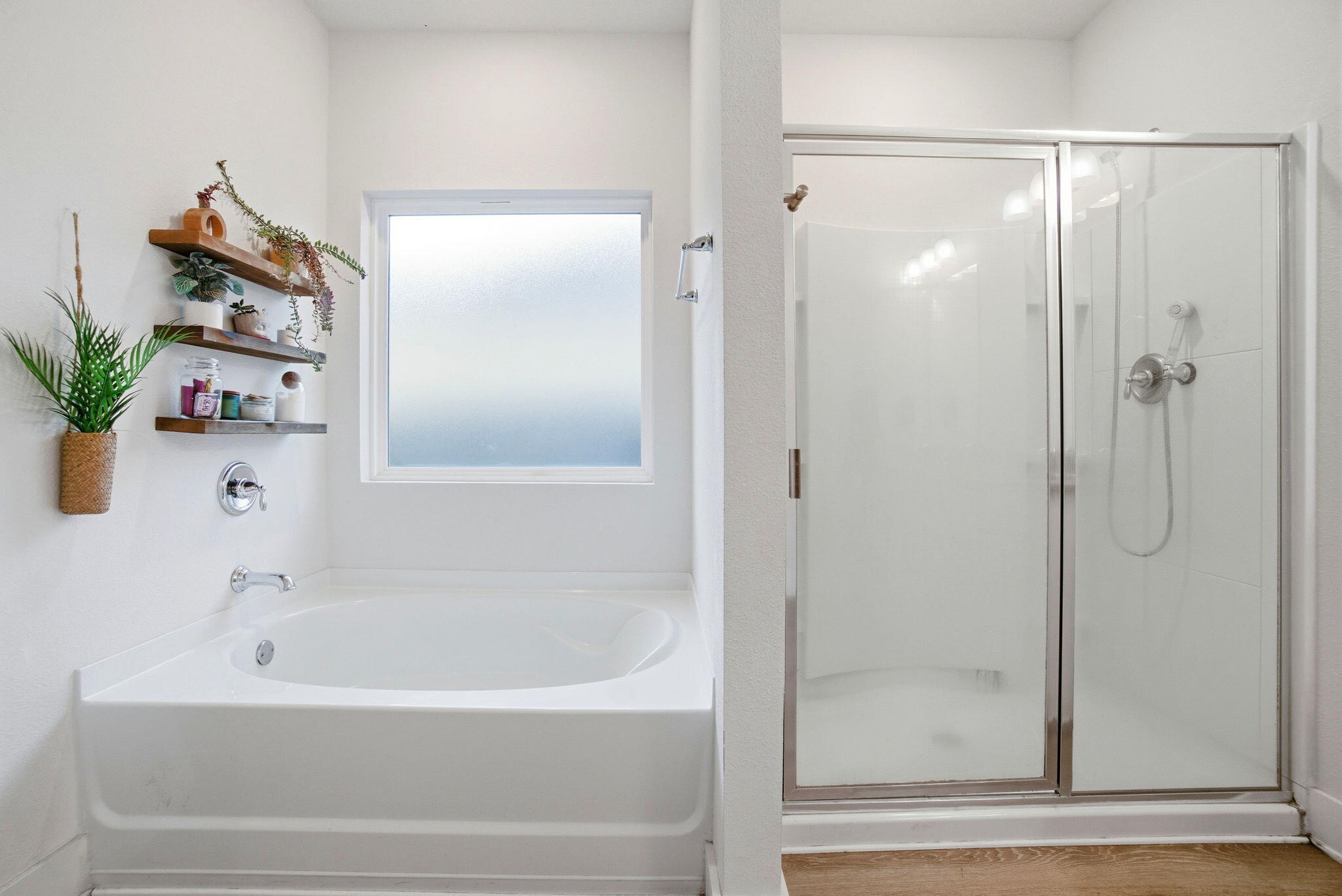 4067 Blaney Lane Pace, FL 32571 - Photo 21 of 40 a bathroom with a bathtub and a shower