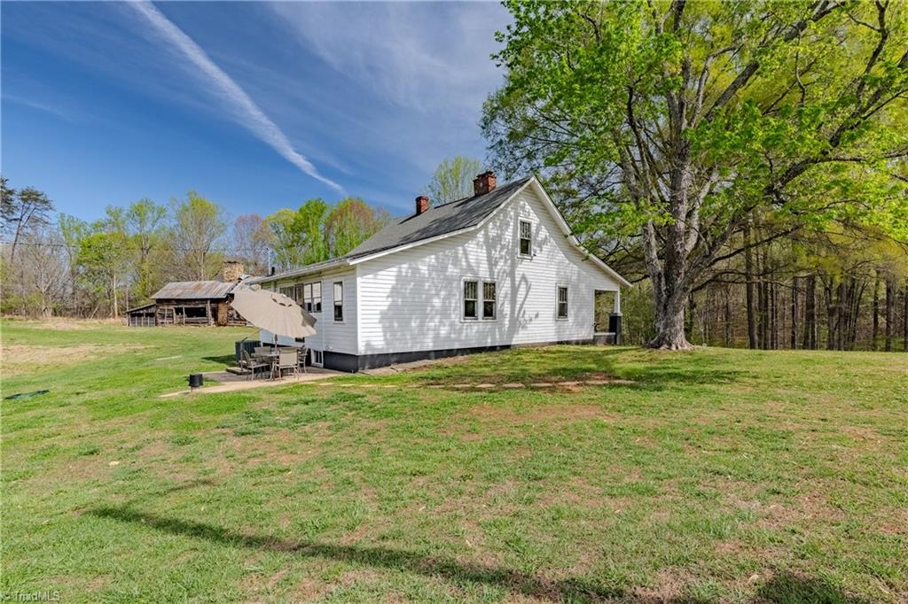 1749 Phillips Road Sandy Ridge, NC 27046 - Photo 4 of 43