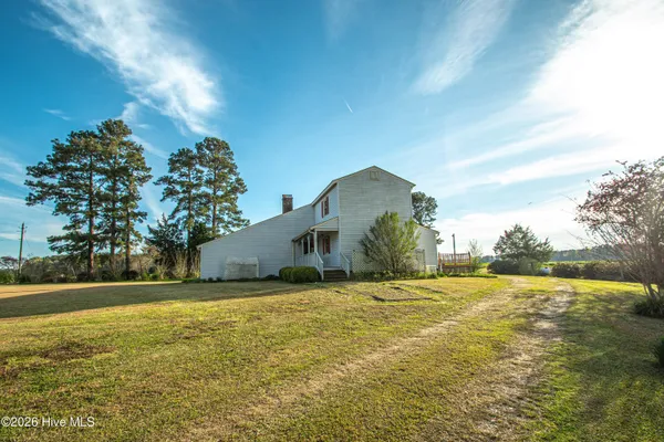 $209,300 | 8564 South Nc 41 Highway, Wallace, NC 28466