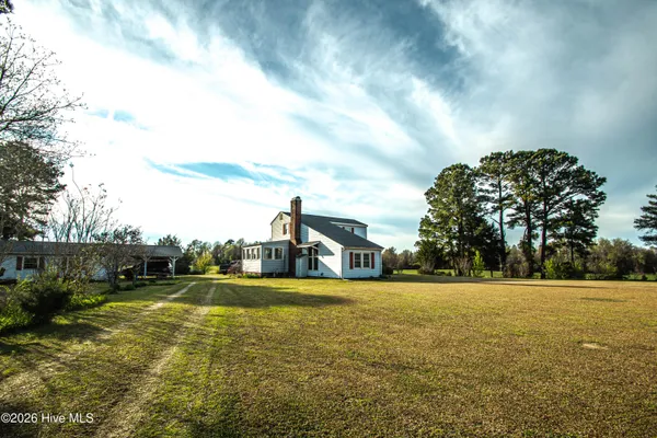 $209,300 | 8564 South Nc 41 Highway, Wallace, NC 28466