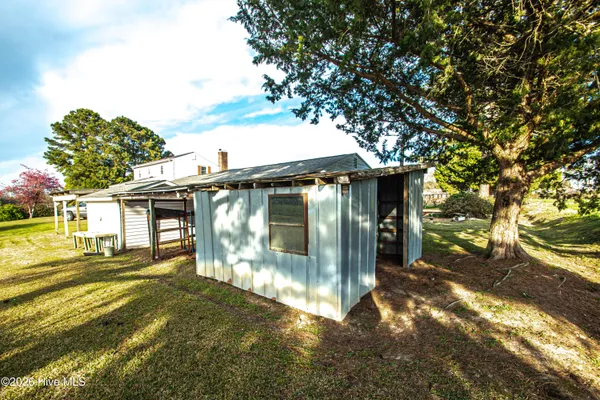 $209,300 | 8564 South Nc 41 Highway, Wallace, NC 28466