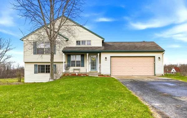 $347,900 | 2171 Avalon View Drive, Cedar Springs, MI 49319