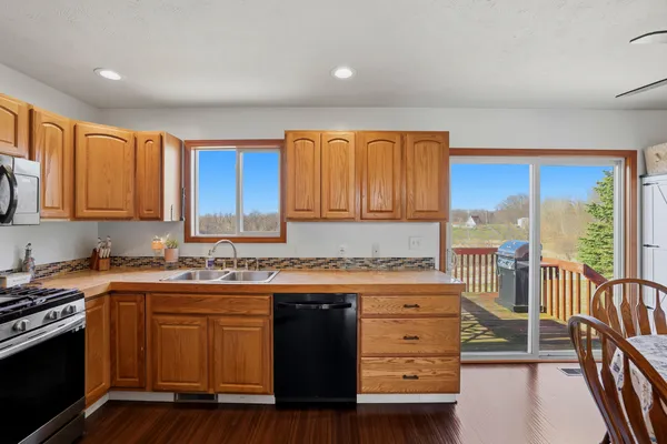 $347,900 | 2171 Avalon View Drive, Cedar Springs, MI 49319