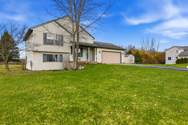 $347,900 | 2171 Avalon View Drive, Cedar Springs, MI 49319