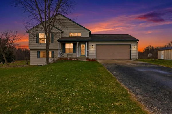 $347,900 | 2171 Avalon View Drive, Cedar Springs, MI 49319
