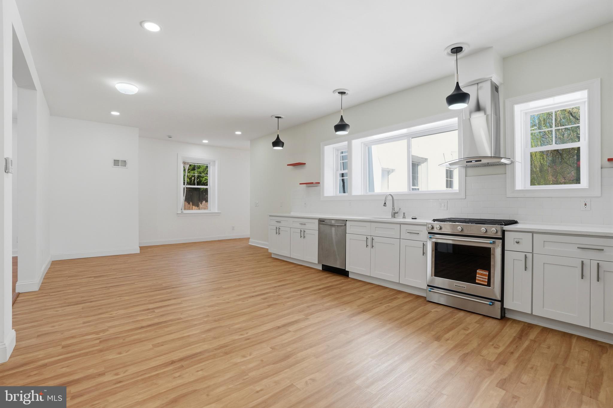 29 Pelham Road Philadelphia, PA 19119 - Photo 13 of 50