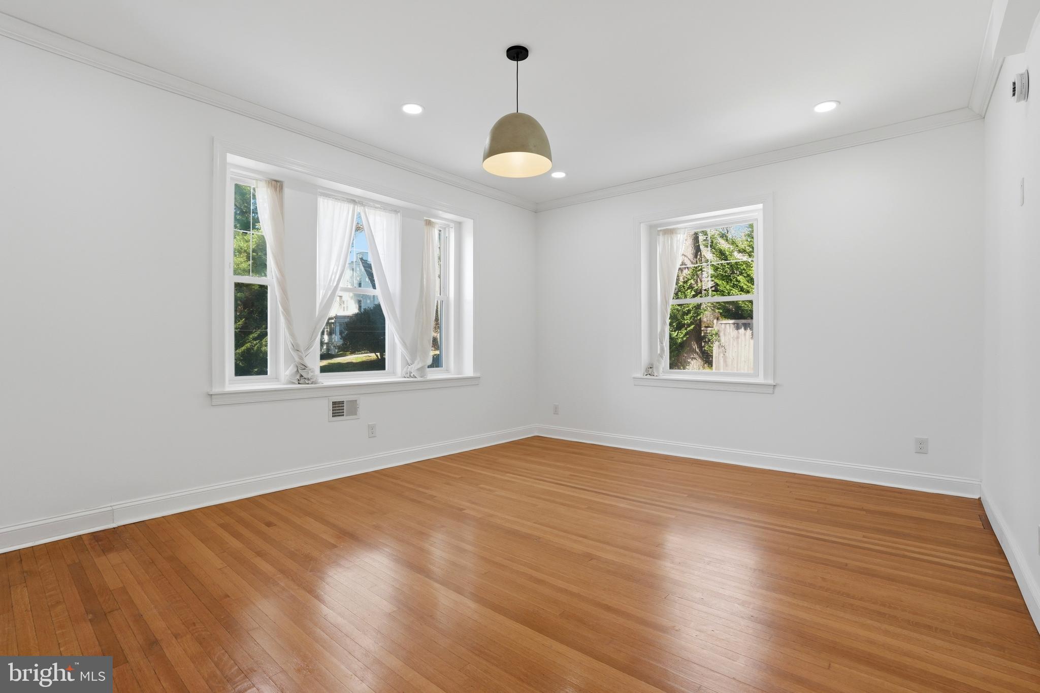29 Pelham Road Philadelphia, PA 19119 - Photo 14 of 50