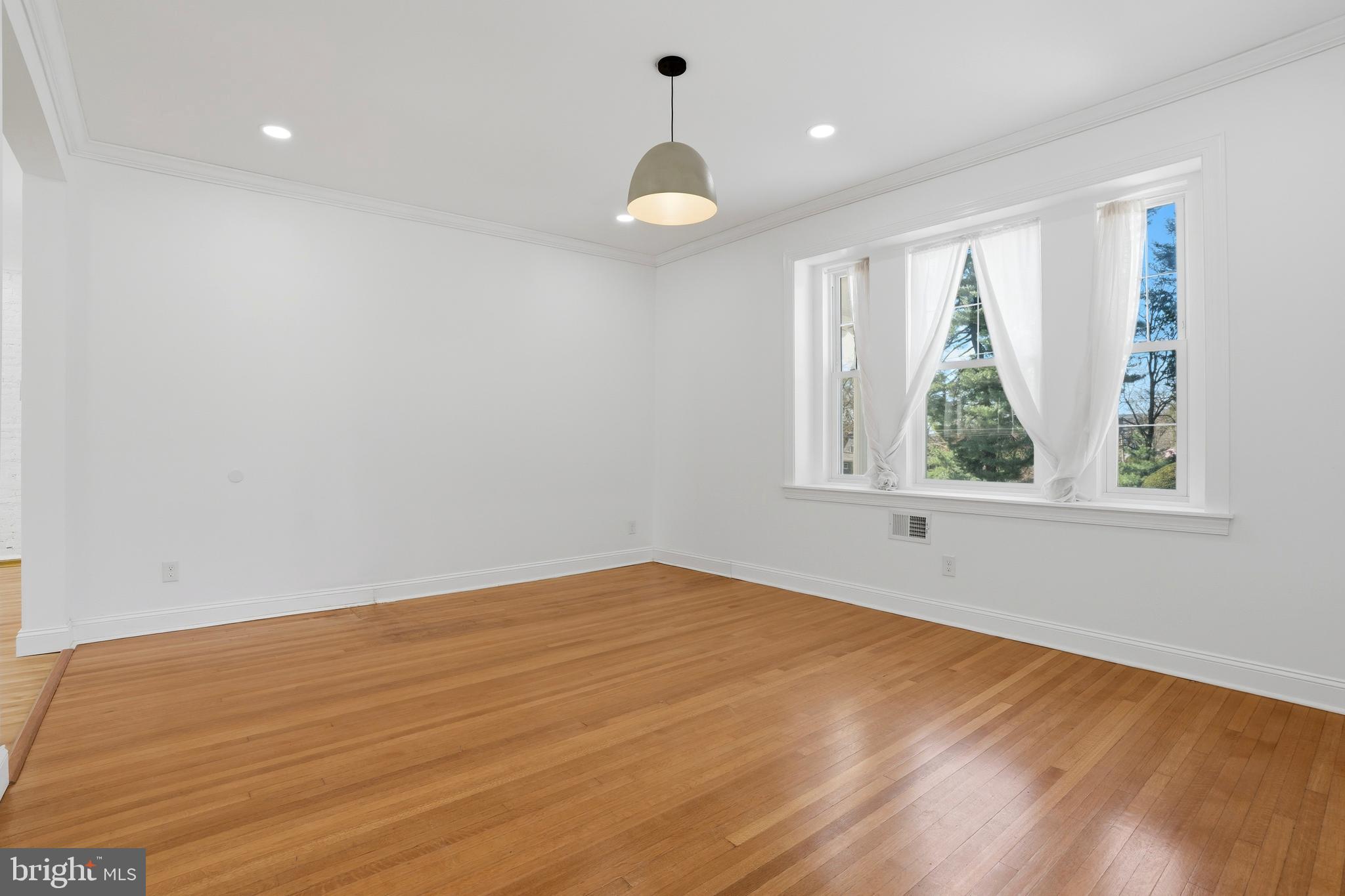 29 Pelham Road Philadelphia, PA 19119 - Photo 15 of 50
