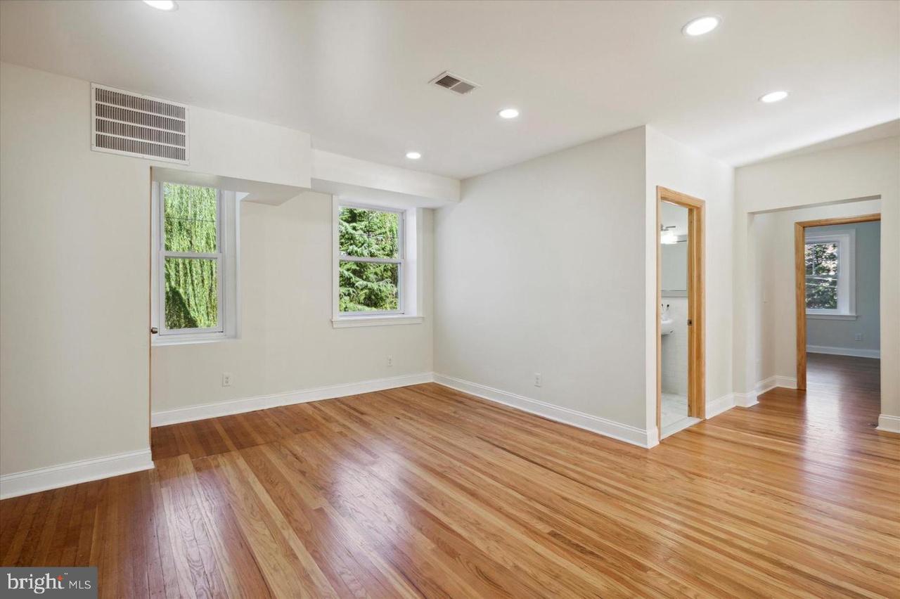 29 Pelham Road Philadelphia, PA 19119 - Photo 27 of 50