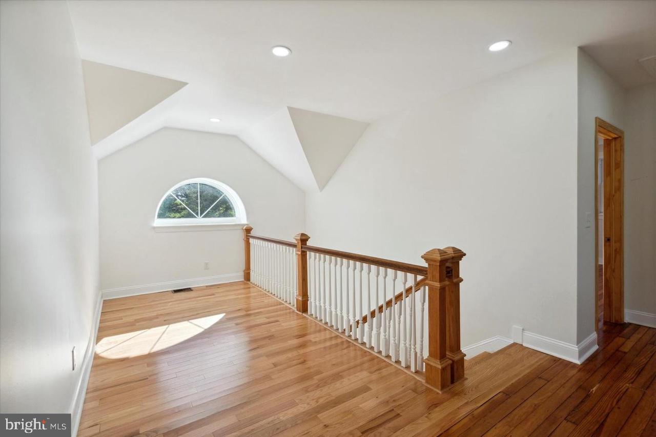 29 Pelham Road Philadelphia, PA 19119 - Photo 37 of 50