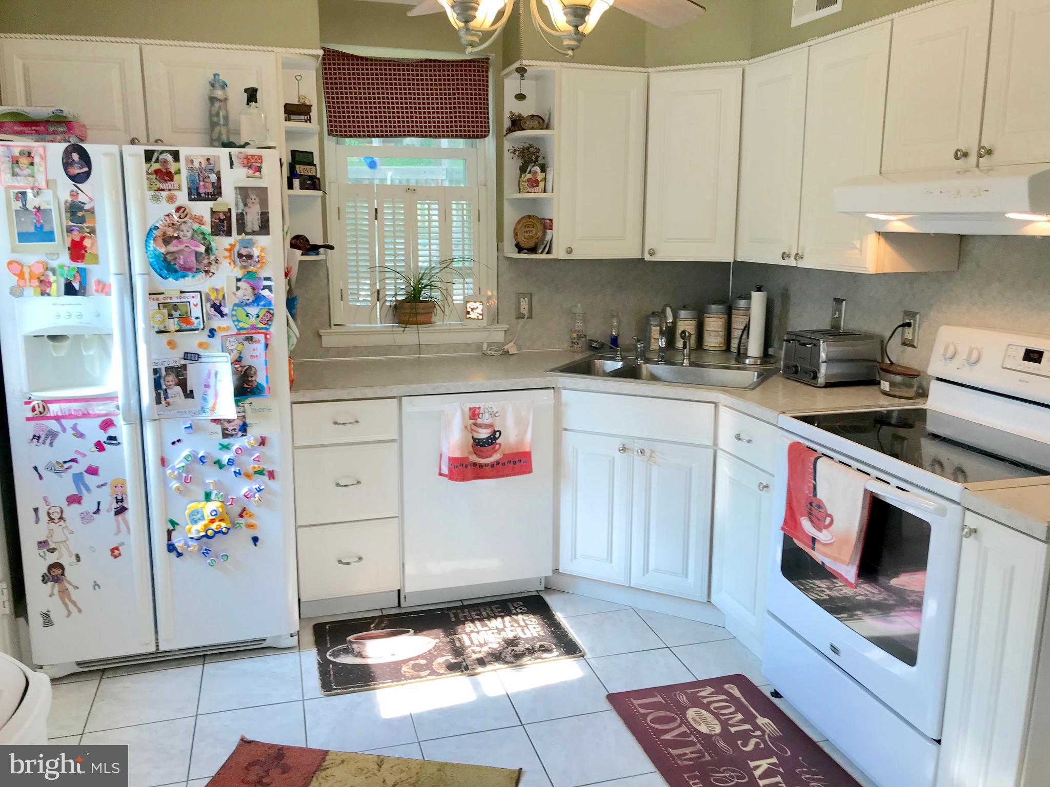 3501 Springmill Road Marcus Hook, PA 19061 - Photo 11 of 32 Kitchen