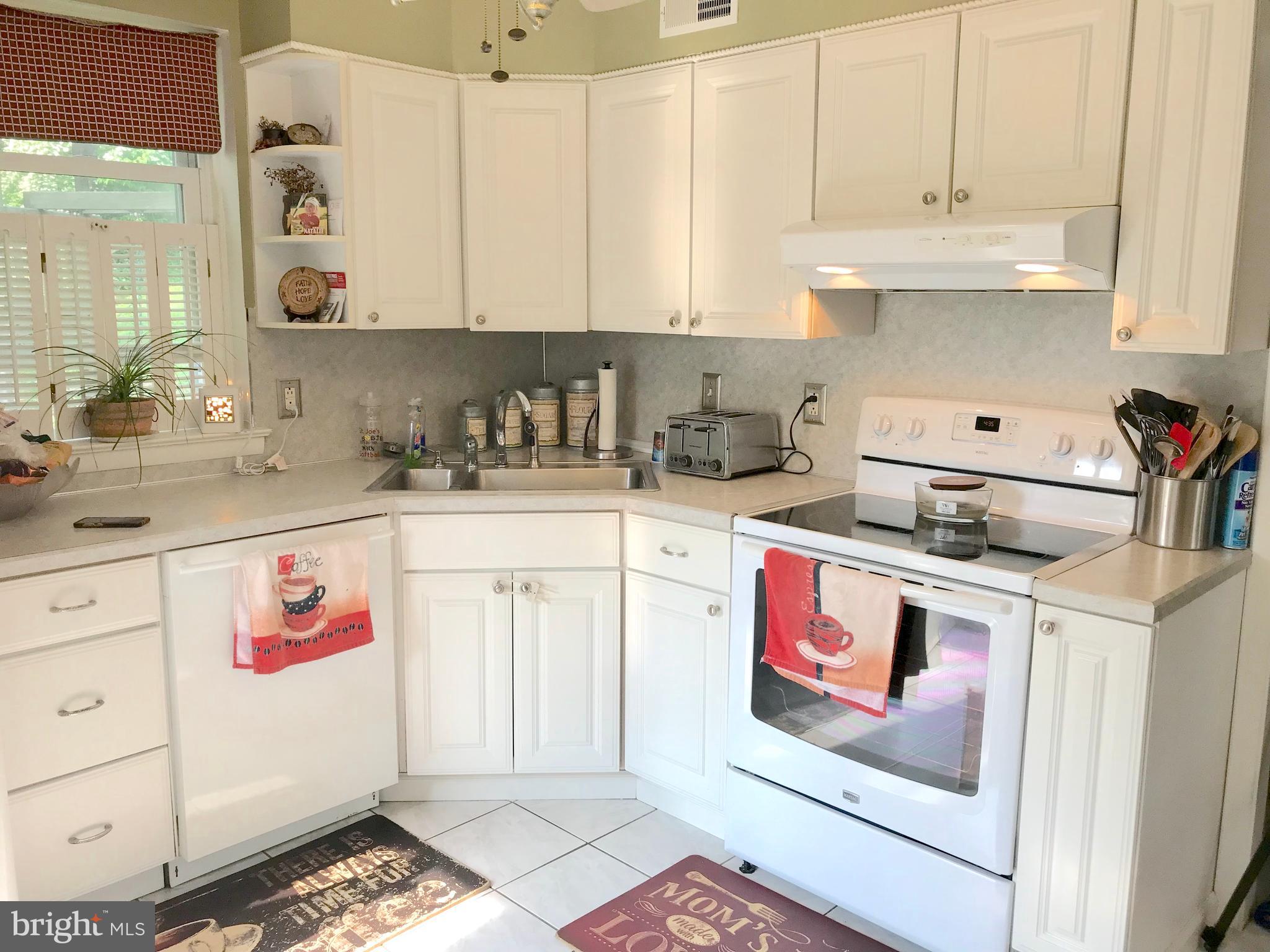 3501 Springmill Road Marcus Hook, PA 19061 - Photo 10 of 32 Kitchen