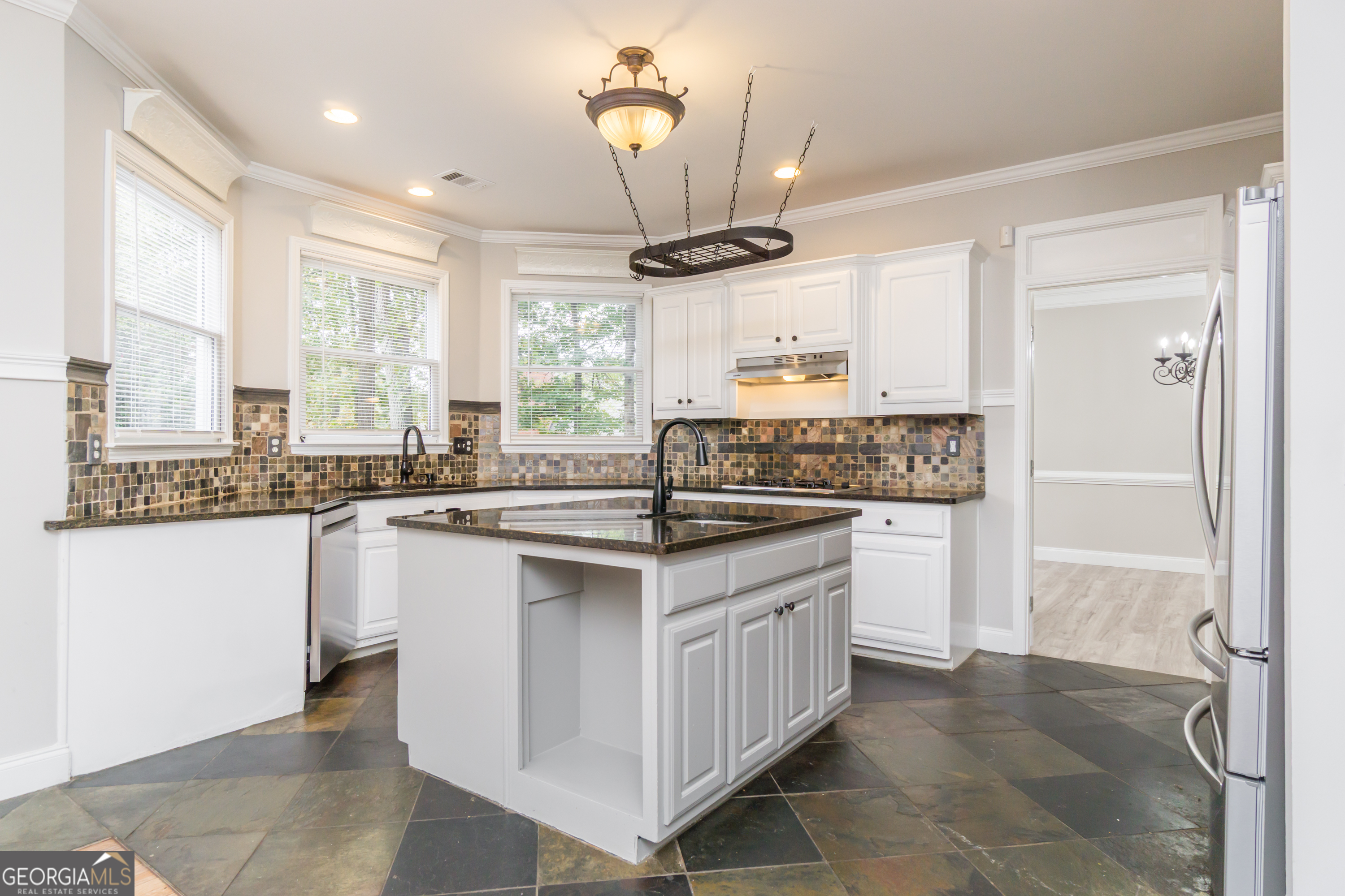 6710 Timber Cove Pointe Cumming, GA 30041 - Photo 6 of 51