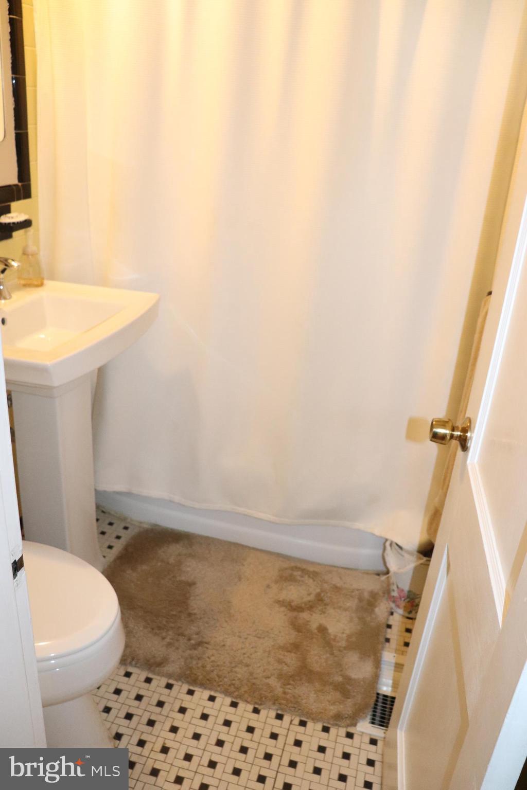 3809 Ridge Road Annandale, VA 22003 - Photo 11 of 40 Gallery Image 11