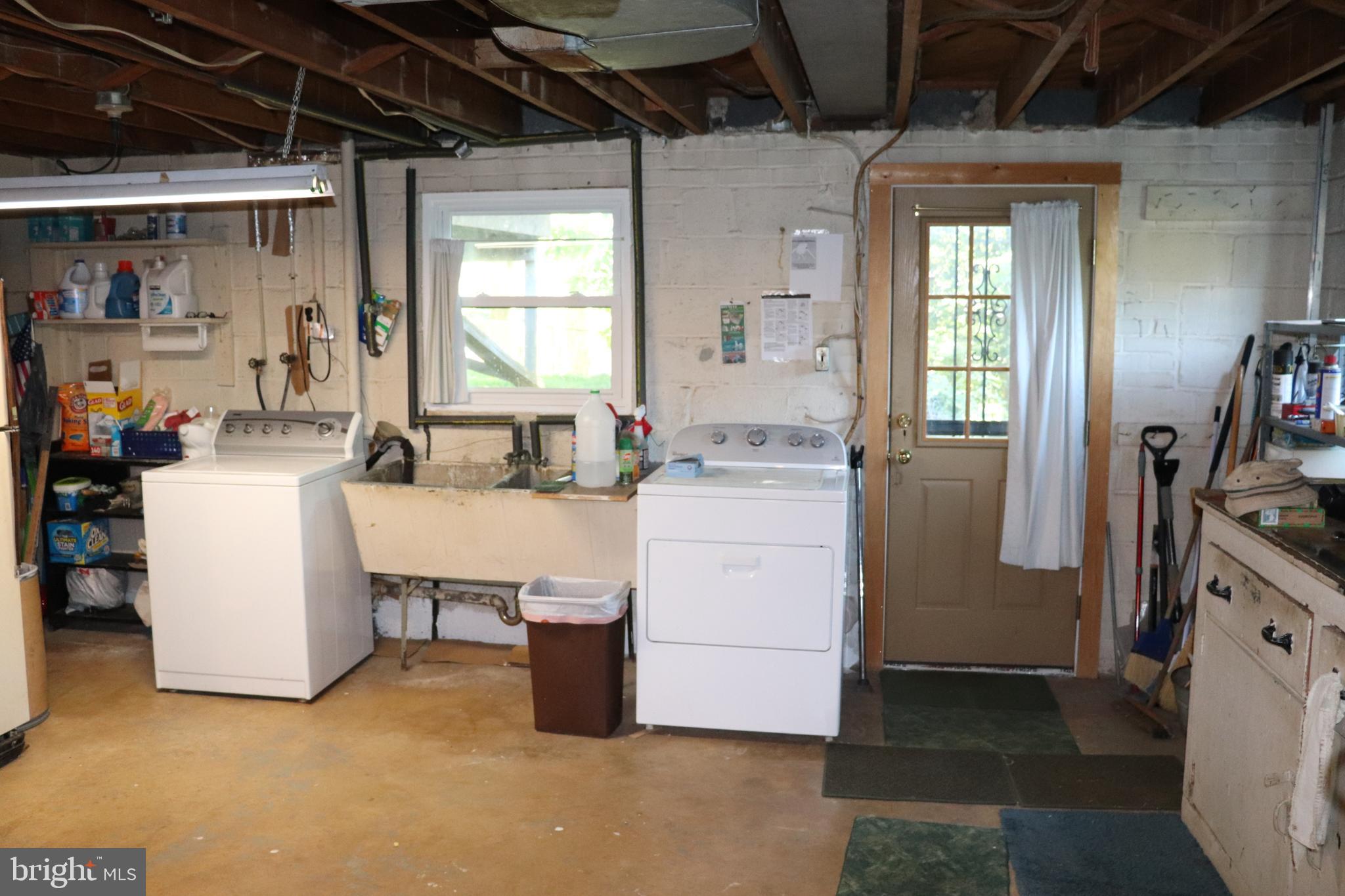 3809 Ridge Road Annandale, VA 22003 - Photo 24 of 40 Huge rec room with walk out. Could be finished.