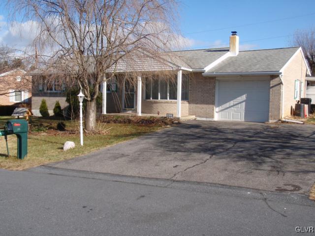 33 Debbie Road Northampton, PA 18067 - Photo 1 of 10 Front view