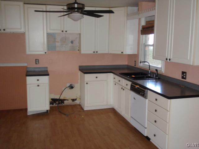 33 Debbie Road Northampton, PA 18067 - Photo 7 of 10 Kitchen