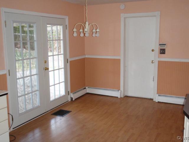 33 Debbie Road Northampton, PA 18067 - Photo 8 of 10 Kitchen Eat in Area