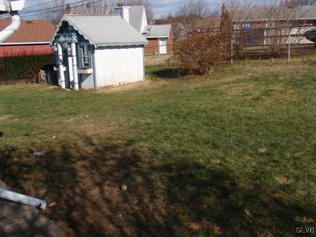 33 Debbie Road Northampton, PA 18067 - Photo 10 of 10 Back yard