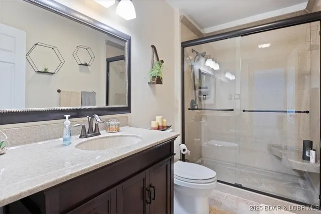 $325,000 | 250 De Young Drive, Climax Springs, MO 65324