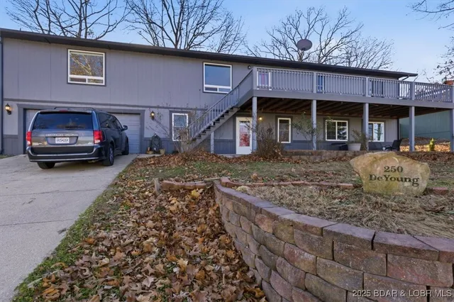 $325,000 | 250 De Young Drive, Climax Springs, MO 65324