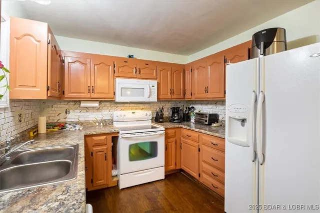 $325,000 | 250 De Young Drive, Climax Springs, MO 65324