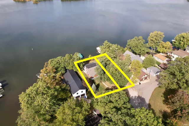 $840,000 | 2024 White Creek Drive, Rochester, IN 46975