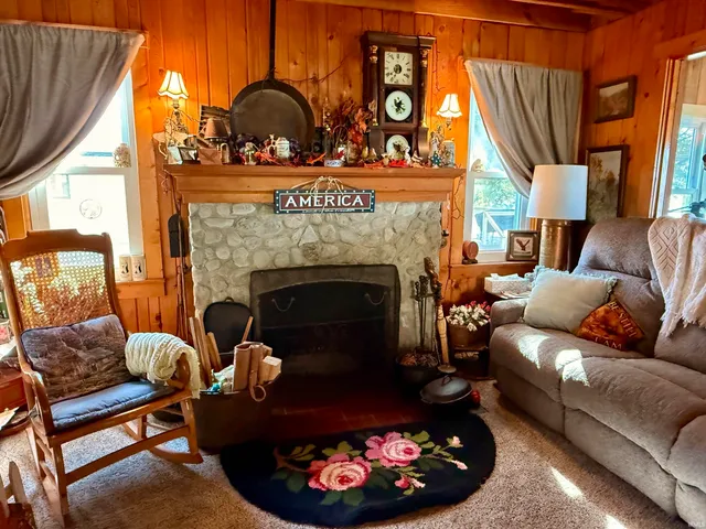 $840,000 | 2024 White Creek Drive, Rochester, IN 46975