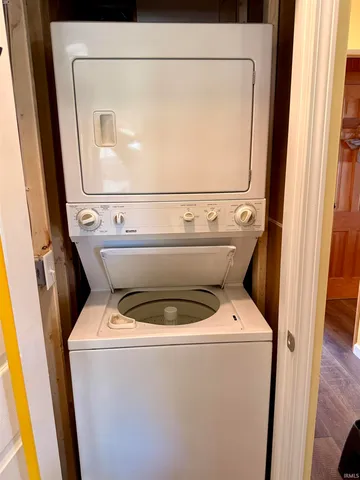 $840,000 | 2024 White Creek Drive, Rochester, IN 46975