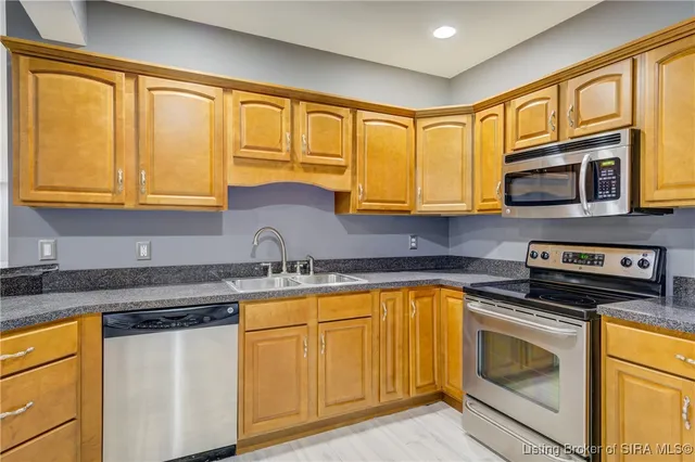 $674,000 | 1846 Hazeltine Way, Henryville, IN 47126