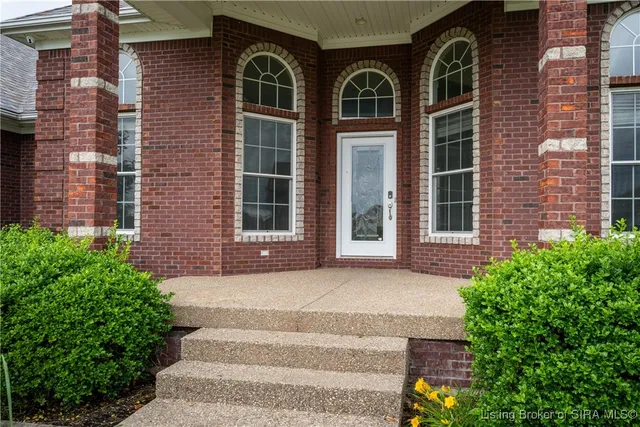 $674,000 | 1846 Hazeltine Way, Henryville, IN 47126