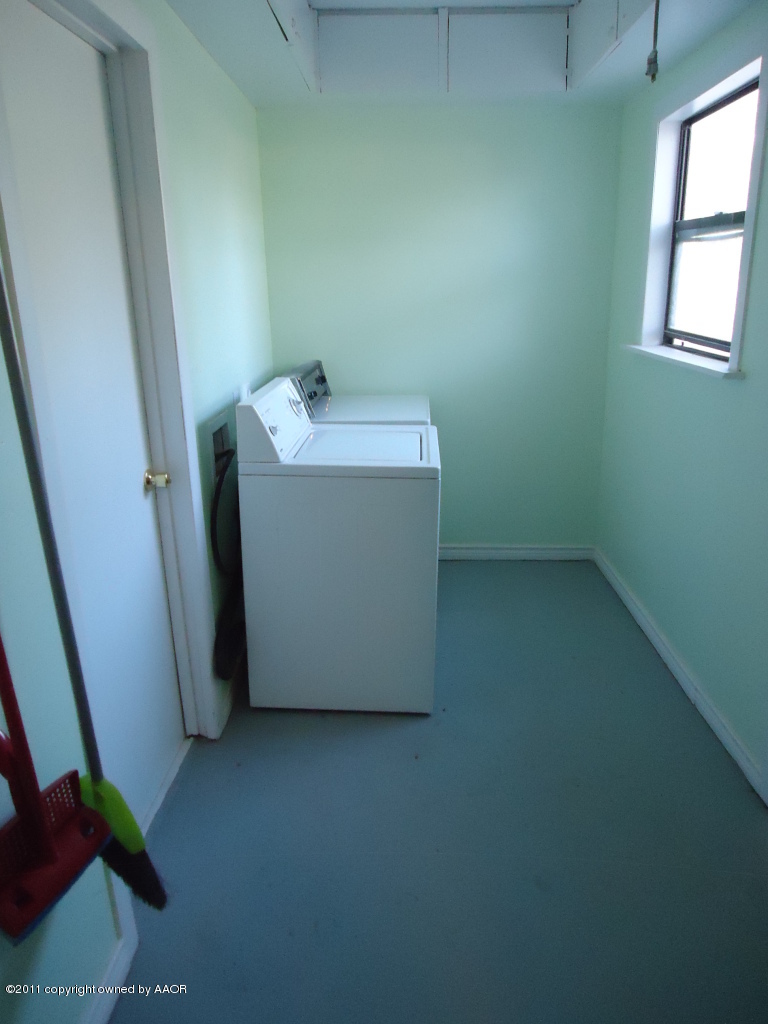 4011 South Lipscomb Street Amarillo, TX 79110 - Photo 17 of 18 Laundry Room