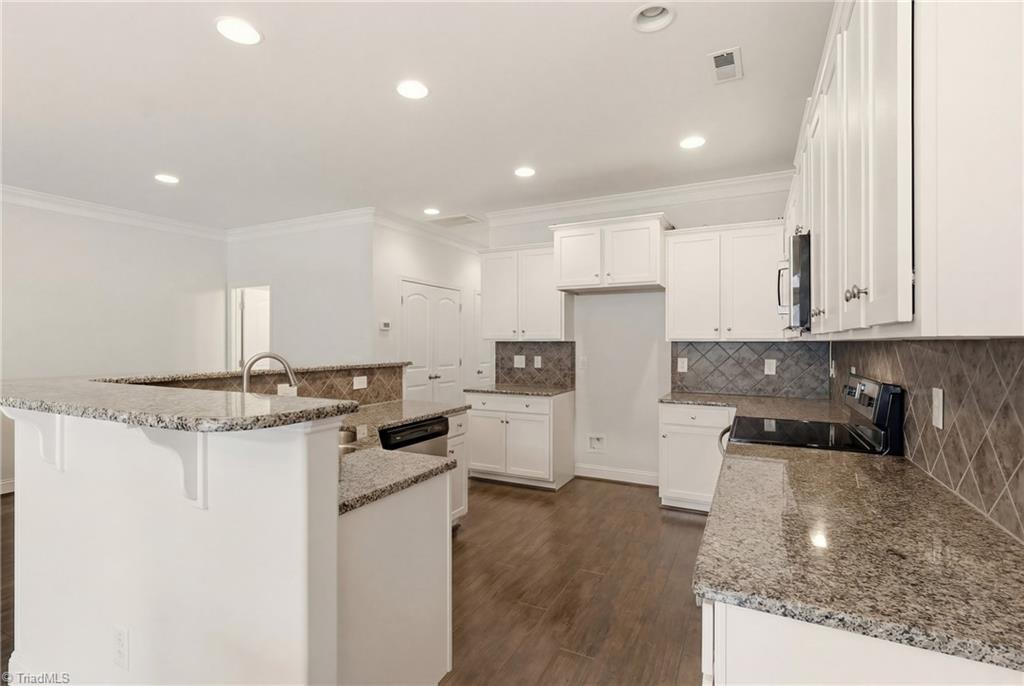 3518 Pebblestone Lane High Point, NC 27265 - Photo 13 of 50 View of kitchen from dining room