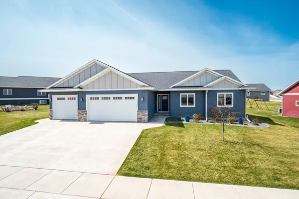 $585,000 | 1506 Bridger Drive, Holmen, WI 54636