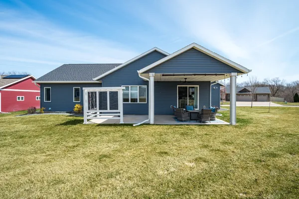 $585,000 | 1506 Bridger Drive, Holmen, WI 54636