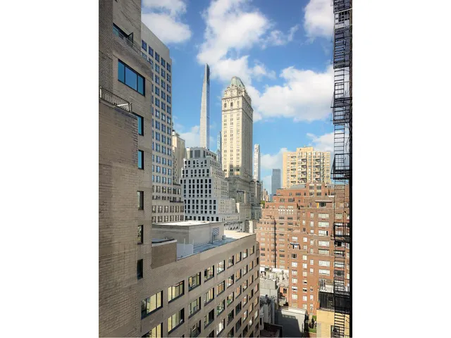 $7,900,000 | 550 Park Avenue, Unit 12E | Lenox Hill